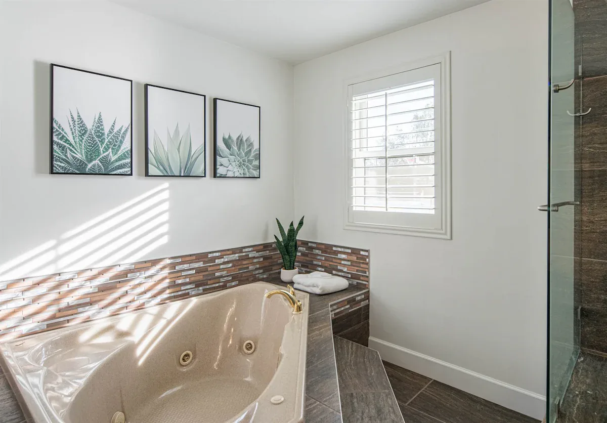 Luxury Estate interior and amenities, photo 22
