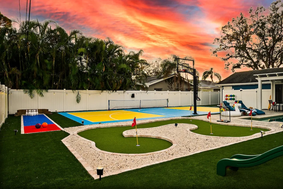 Tropical Resort Home interior and amenities, photo 19