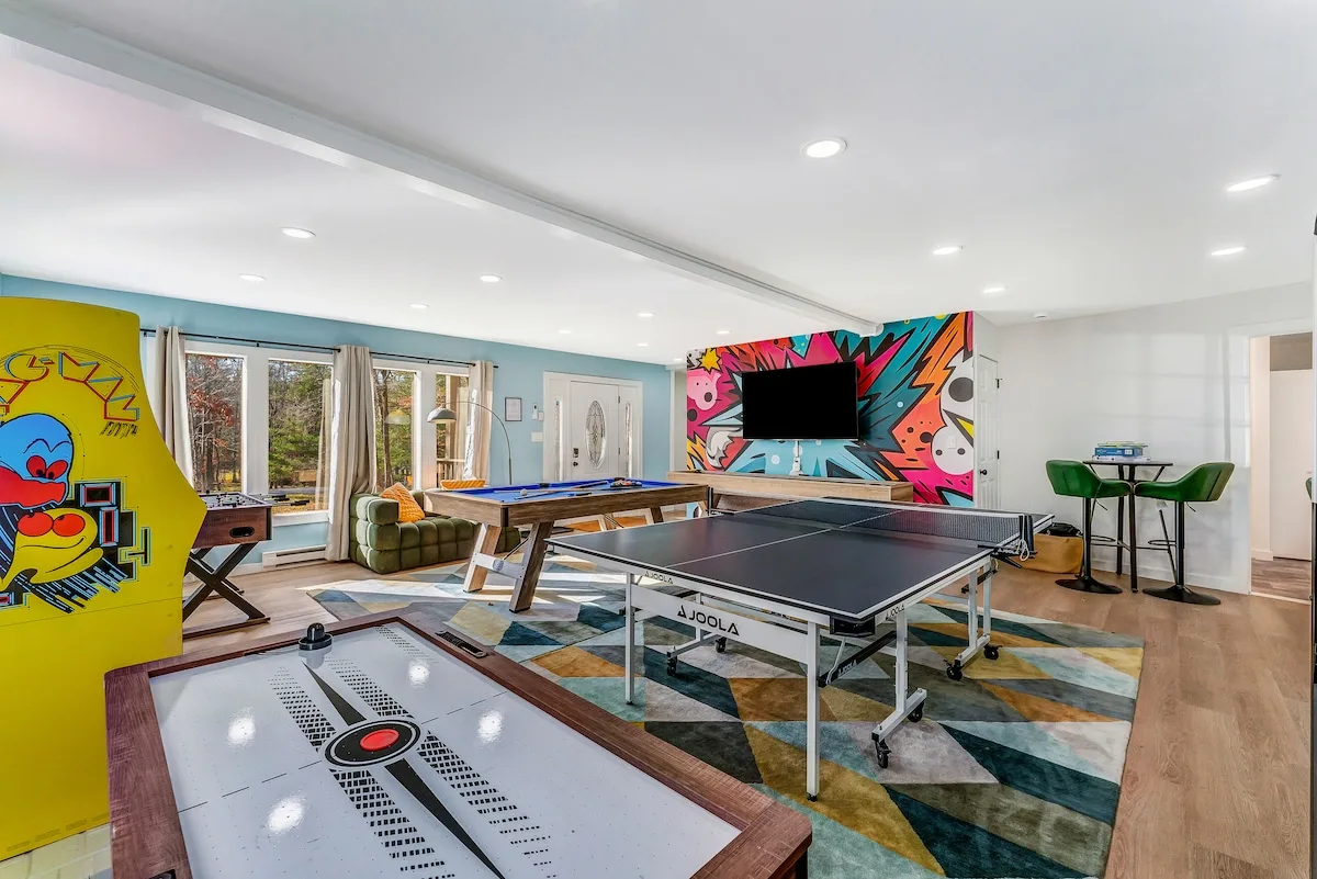 Heated Pool Estate interior and amenities, photo 25