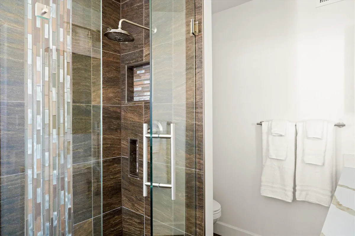 Luxury Estate interior and amenities, photo 21