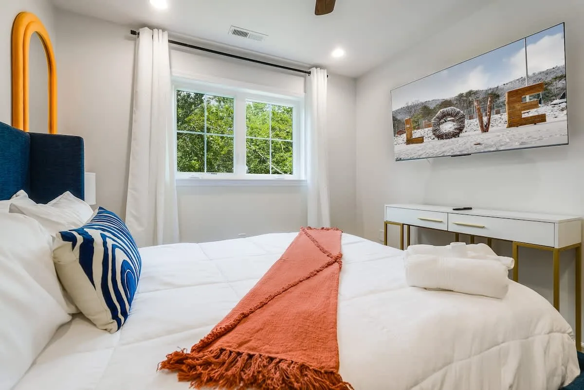 Mountain Cabin interior and amenities, photo 24