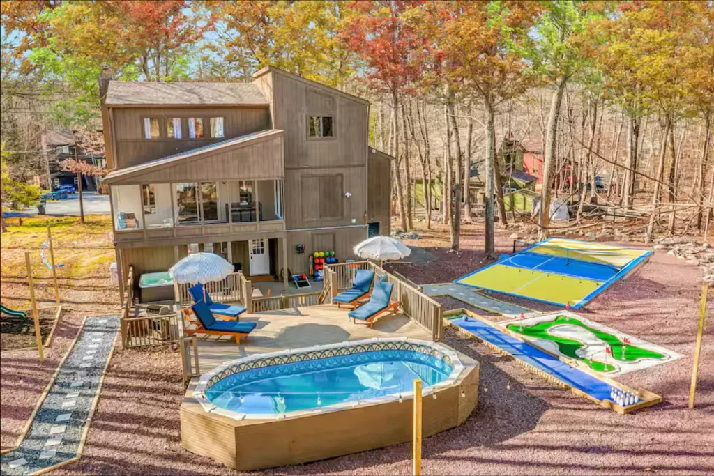 Heated Pool Estate interior and amenities, photo 5