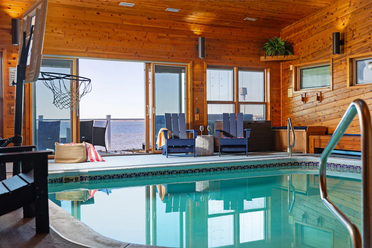 Luxury Lakefront interior and amenities, photo 7