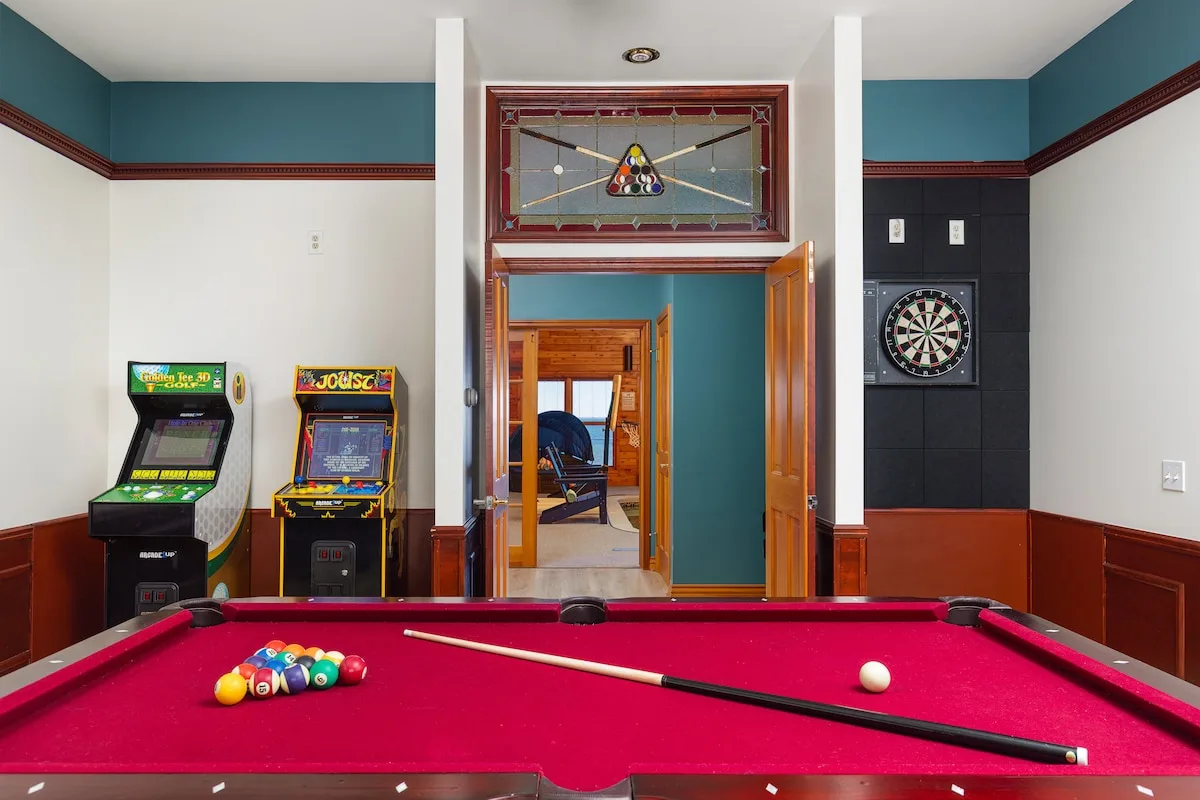 Luxury Lakefront interior and amenities, photo 2