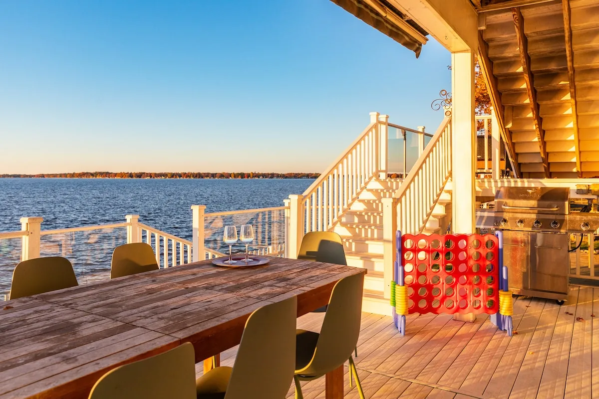 Luxury Lakefront interior and amenities, photo 11