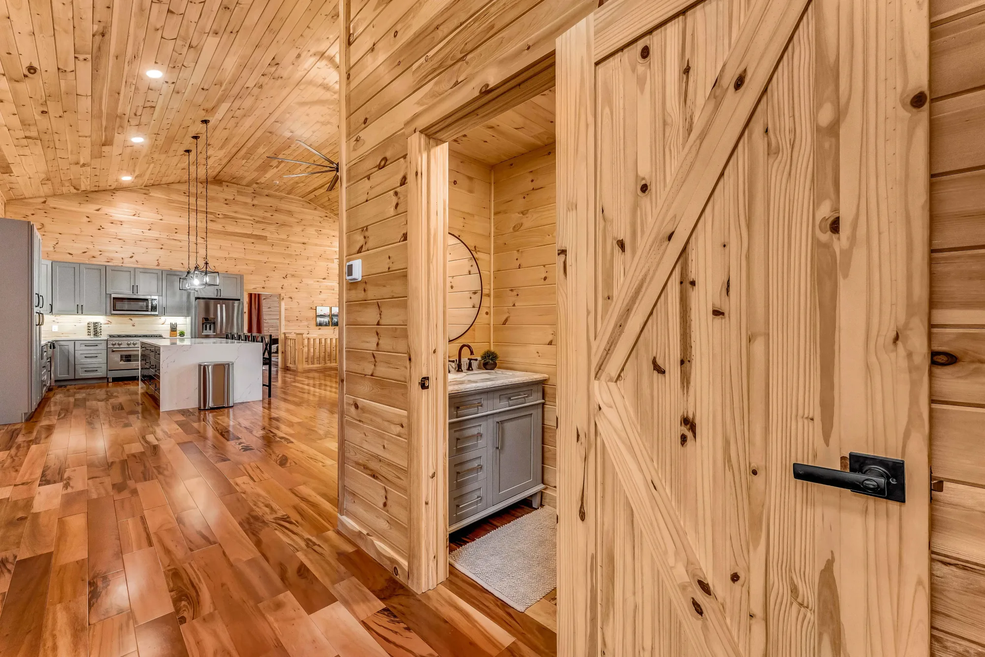 Grand Timber interior and amenities, photo 25