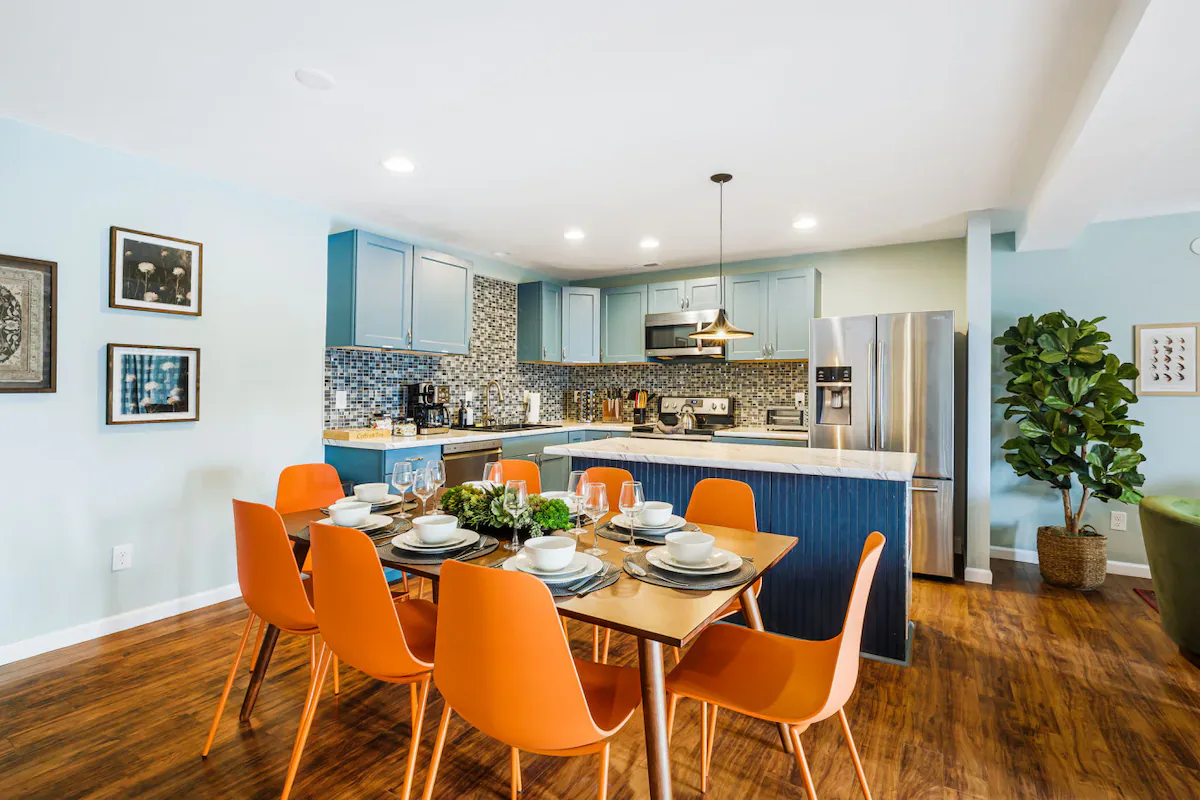 Lavish Lawson interior and amenities, photo 16