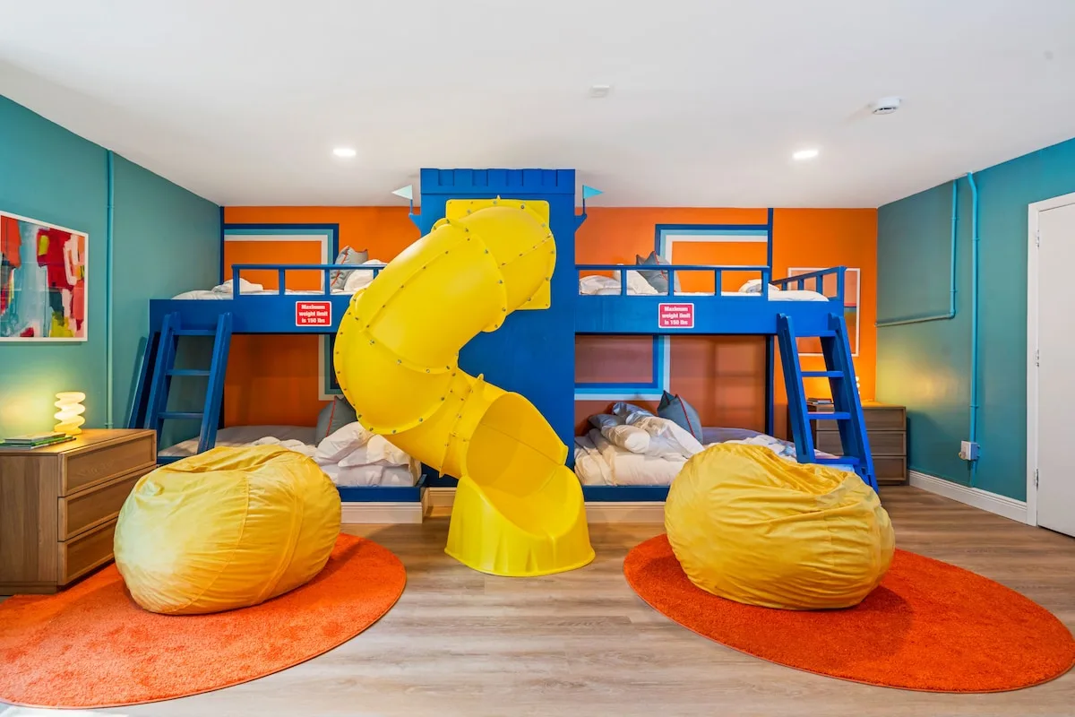Amenity Overload interior and amenities, photo 14