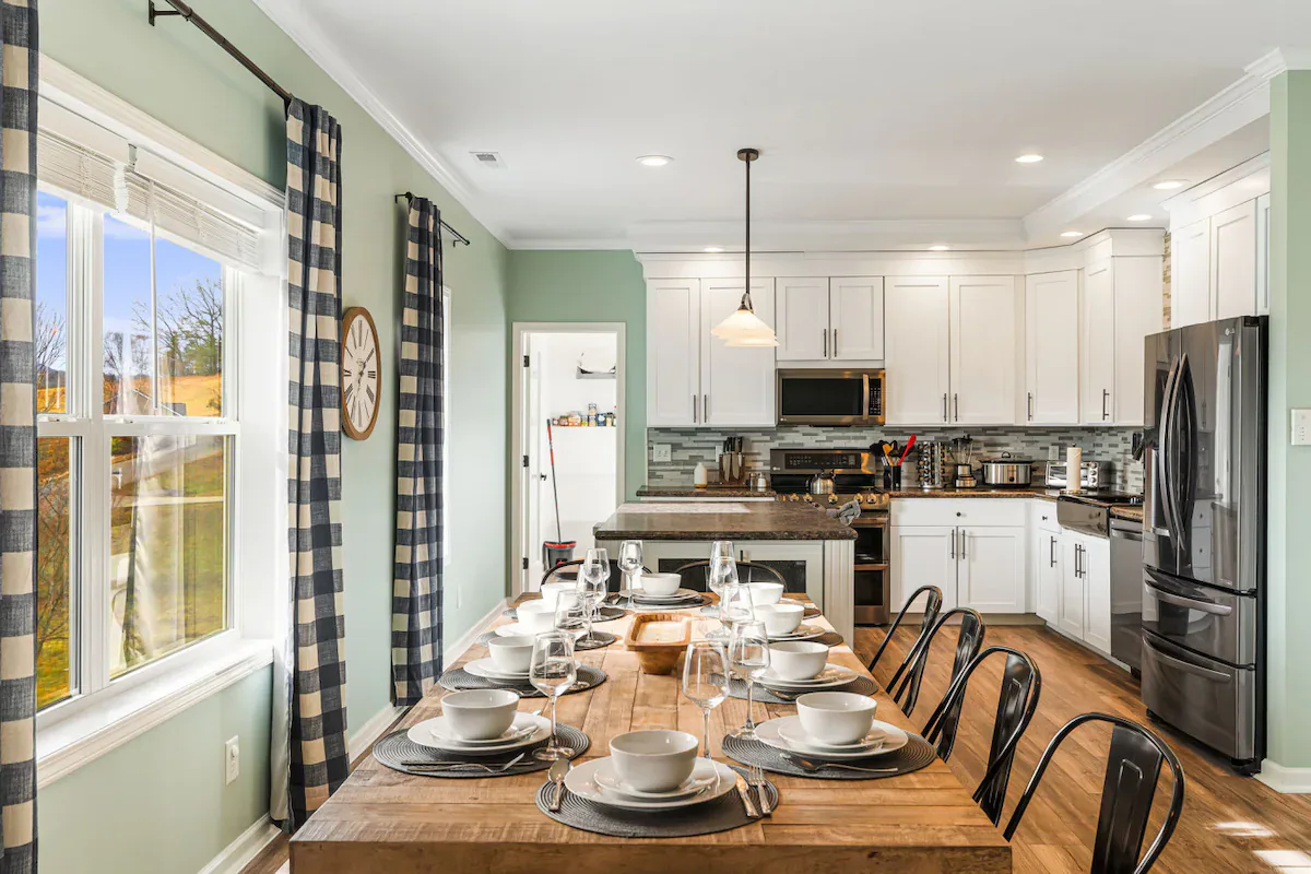 Lavish Lawson interior and amenities, photo 20