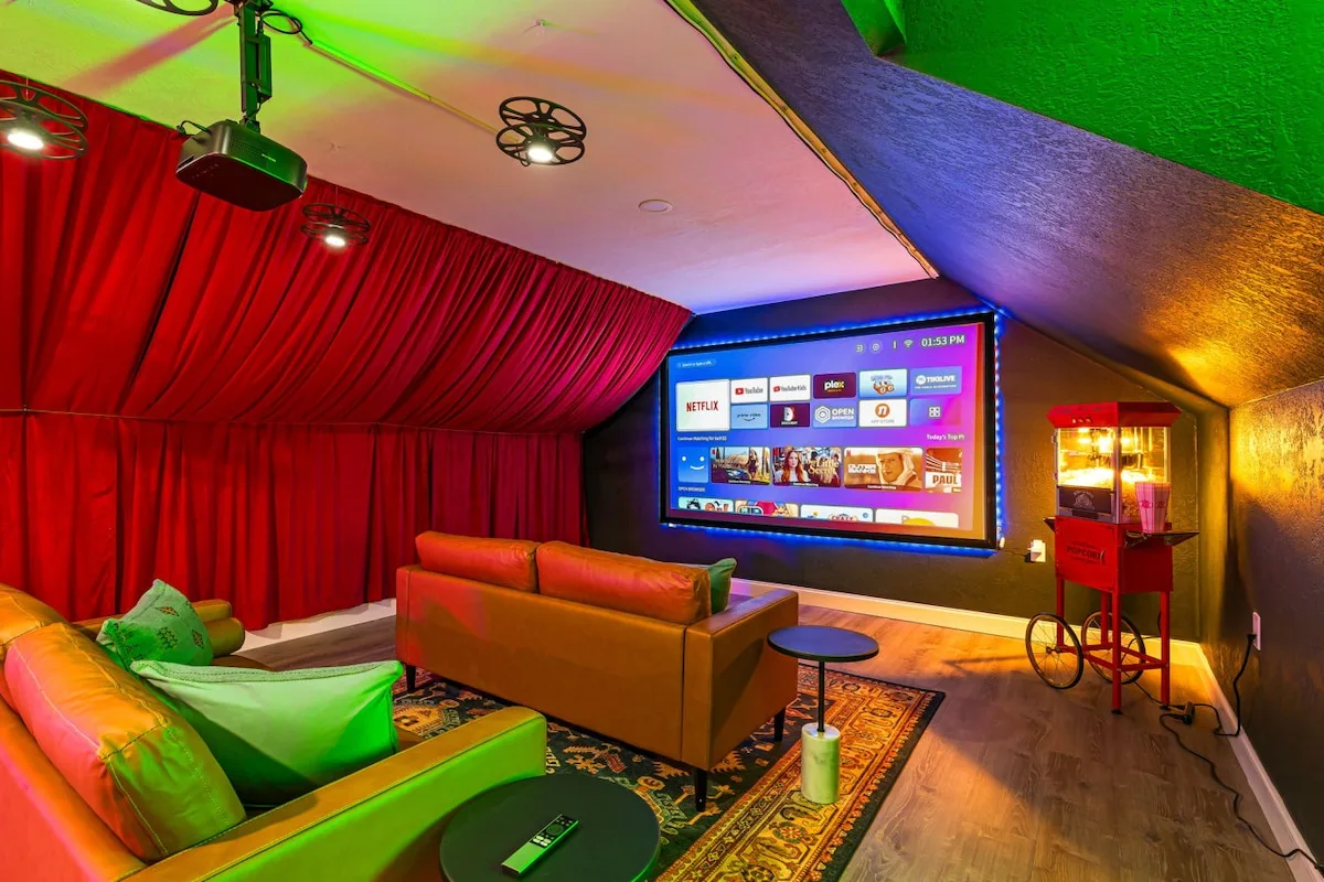 Lavish Lawson interior and amenities, photo 4