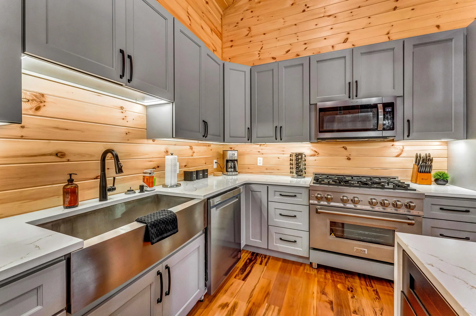Grand Timber interior and amenities, photo 24