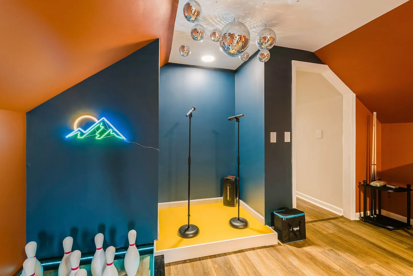 Adventure Haven interior and amenities, photo 9