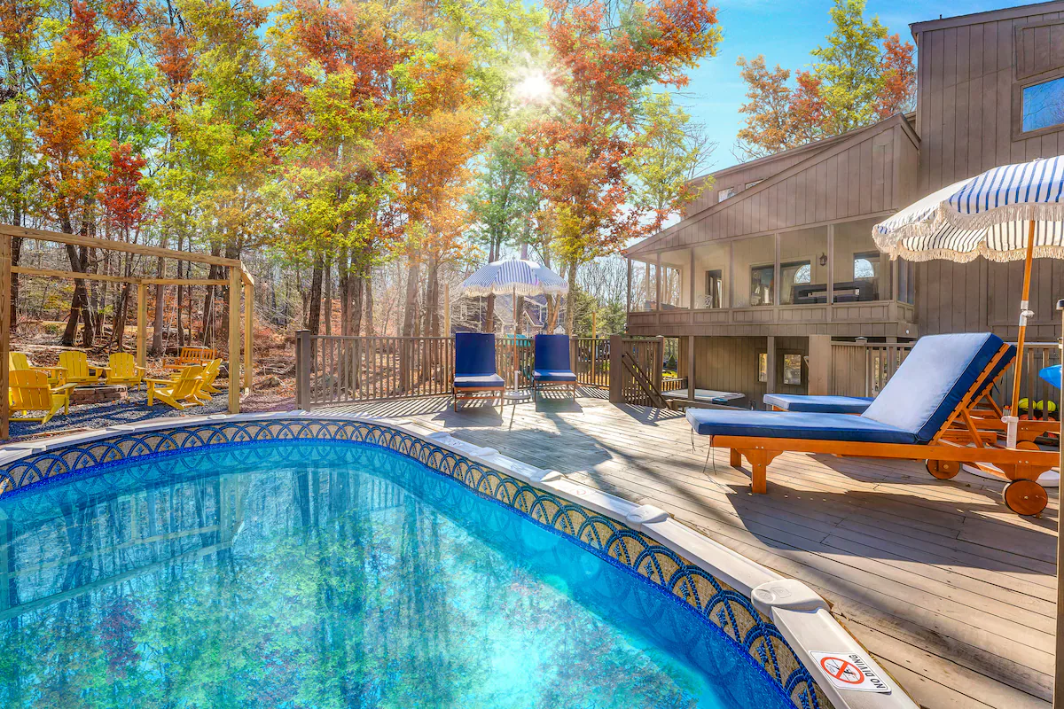 Heated Pool Estate interior and amenities, photo 6