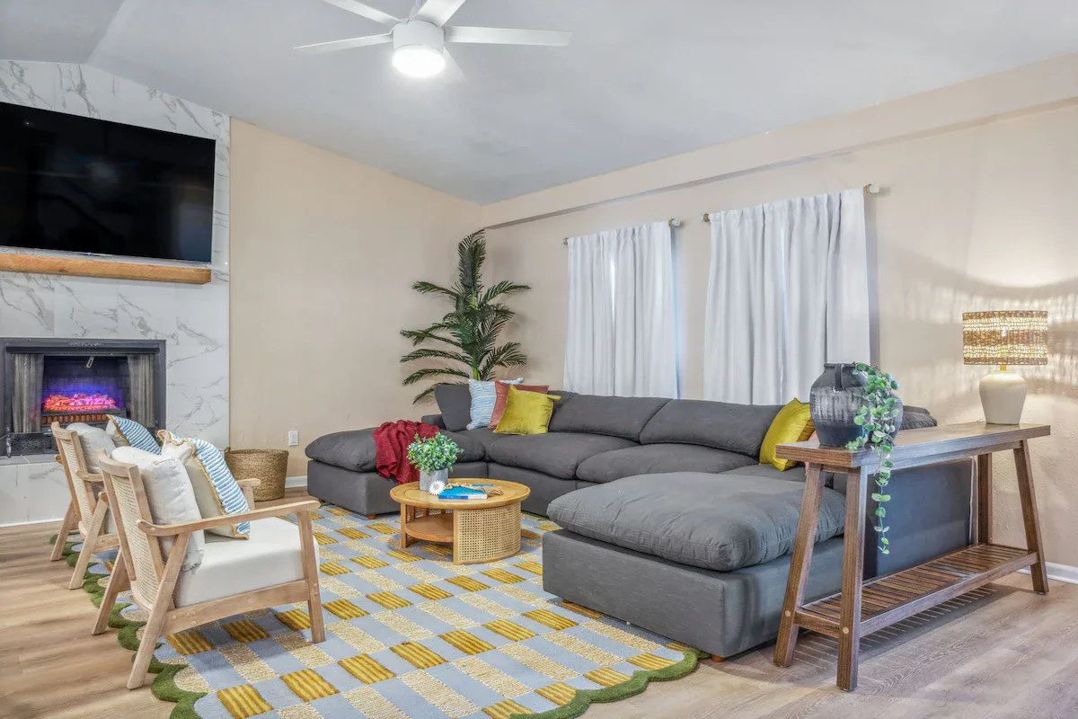 Beach Resort Home interior and amenities, photo 8