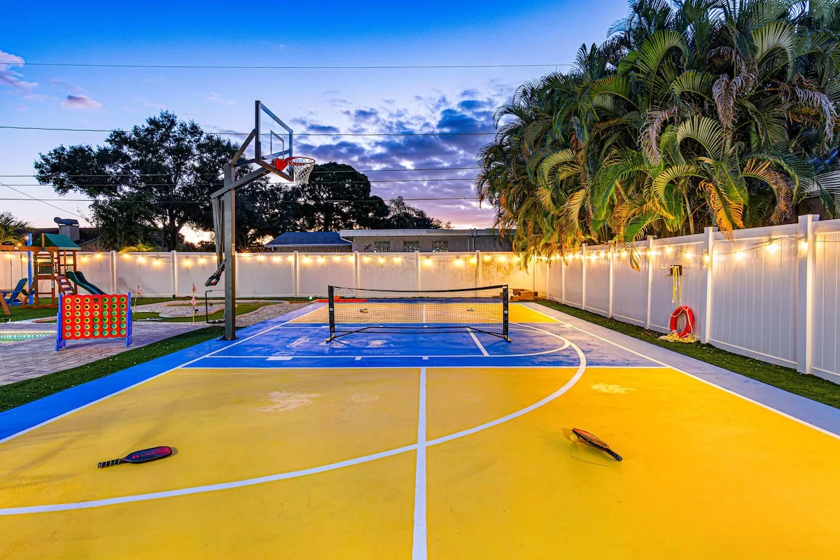Tropical Resort Home interior and amenities, photo 6