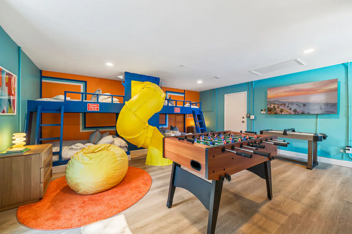 Amenity Overload interior and amenities, photo 12