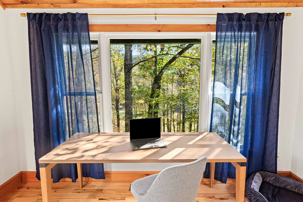 Creekside Cabin interior and amenities, photo 14