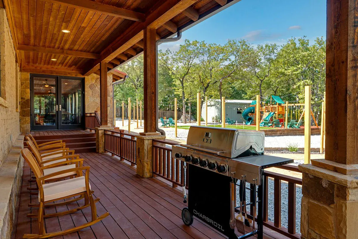 Lone Star Courts interior and amenities, photo 25
