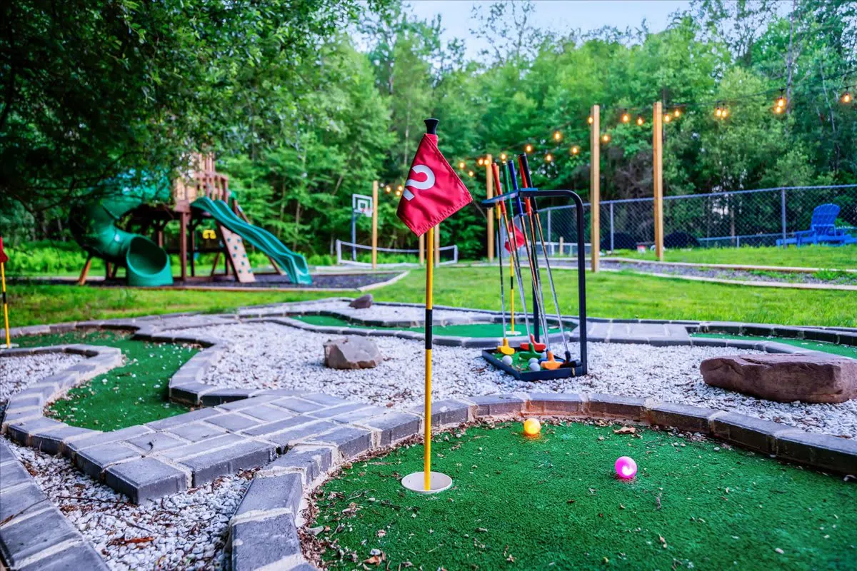 Adventure Compound interior and amenities, photo 23
