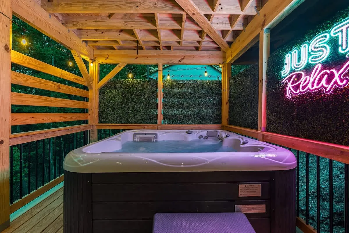 Mountain Cabin interior and amenities, photo 14