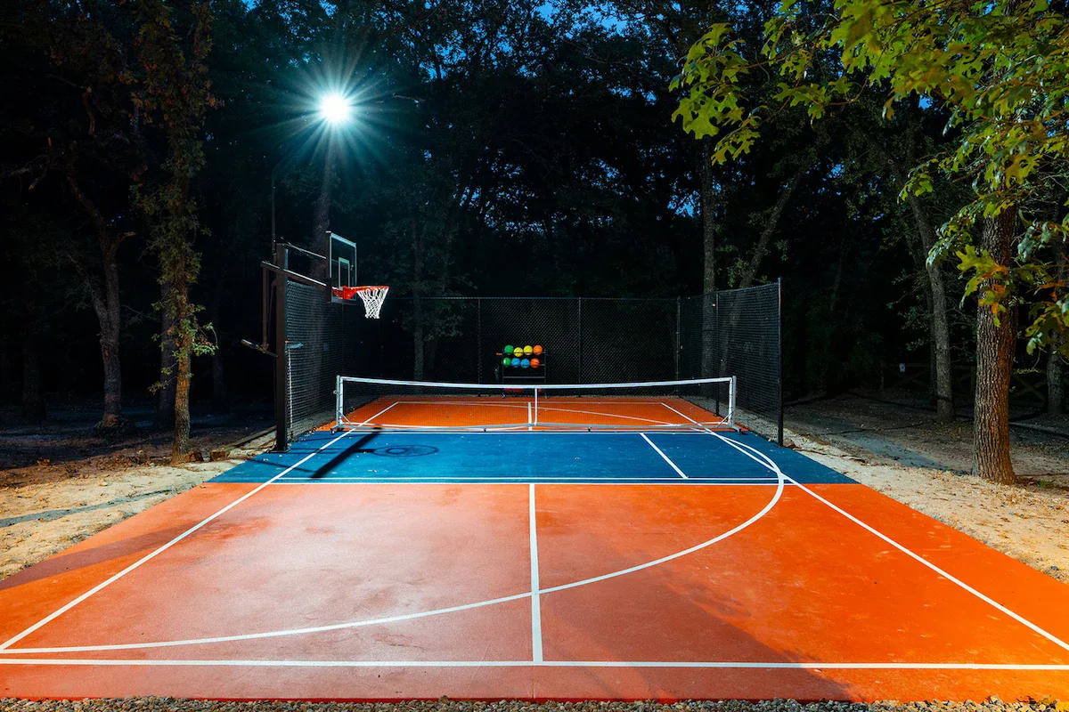 Lone Star Courts interior and amenities, photo 20