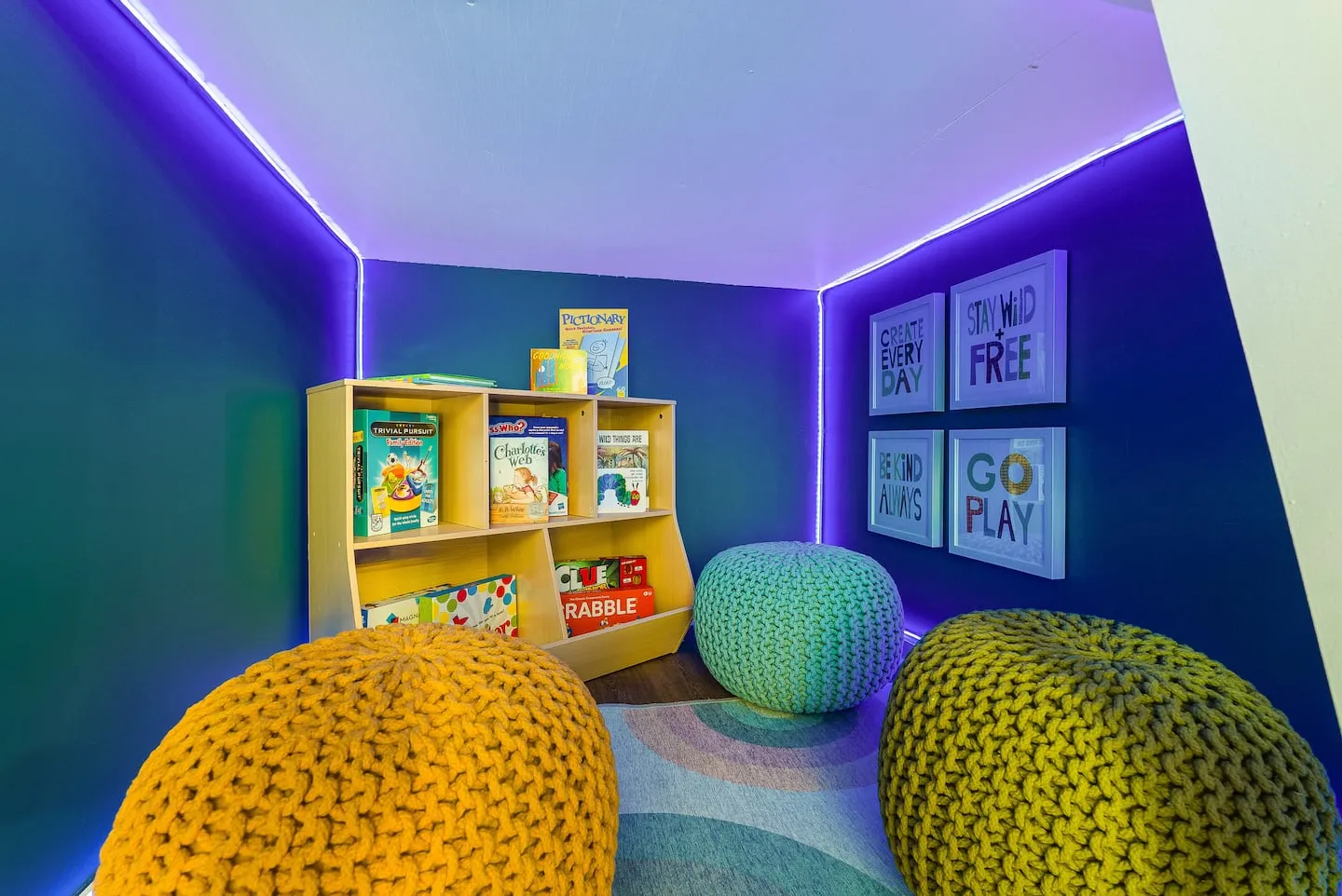 Adventure Haven interior and amenities, photo 12
