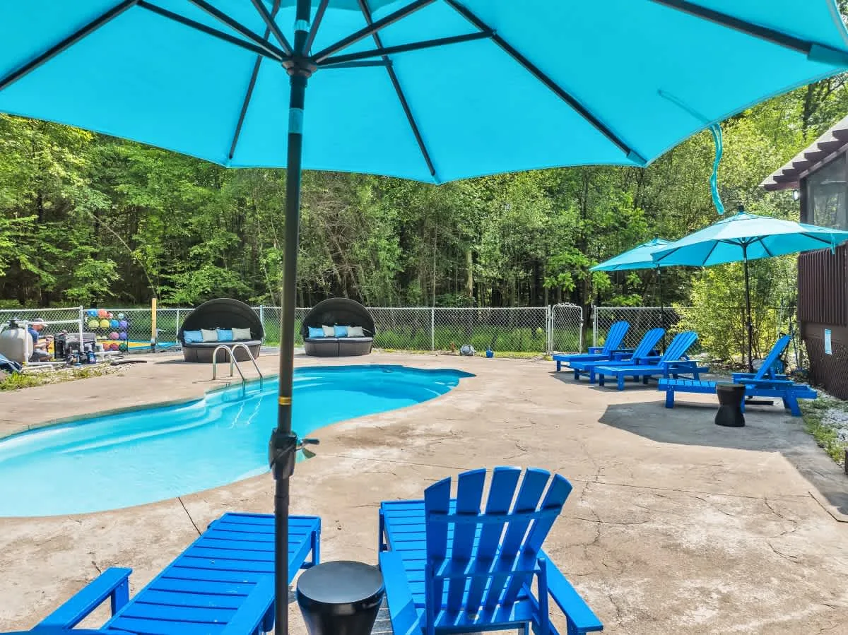 Adventure Compound interior and amenities, photo 9