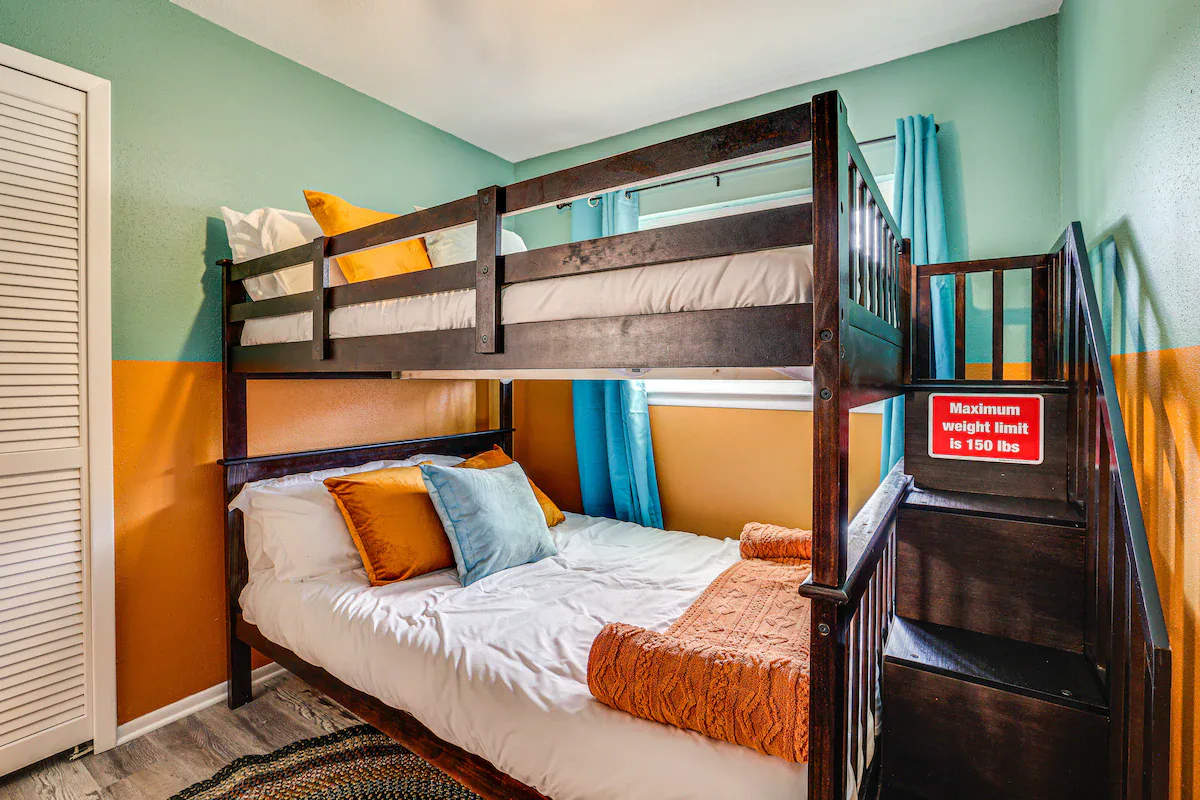 Family Retreat interior and amenities, photo 23