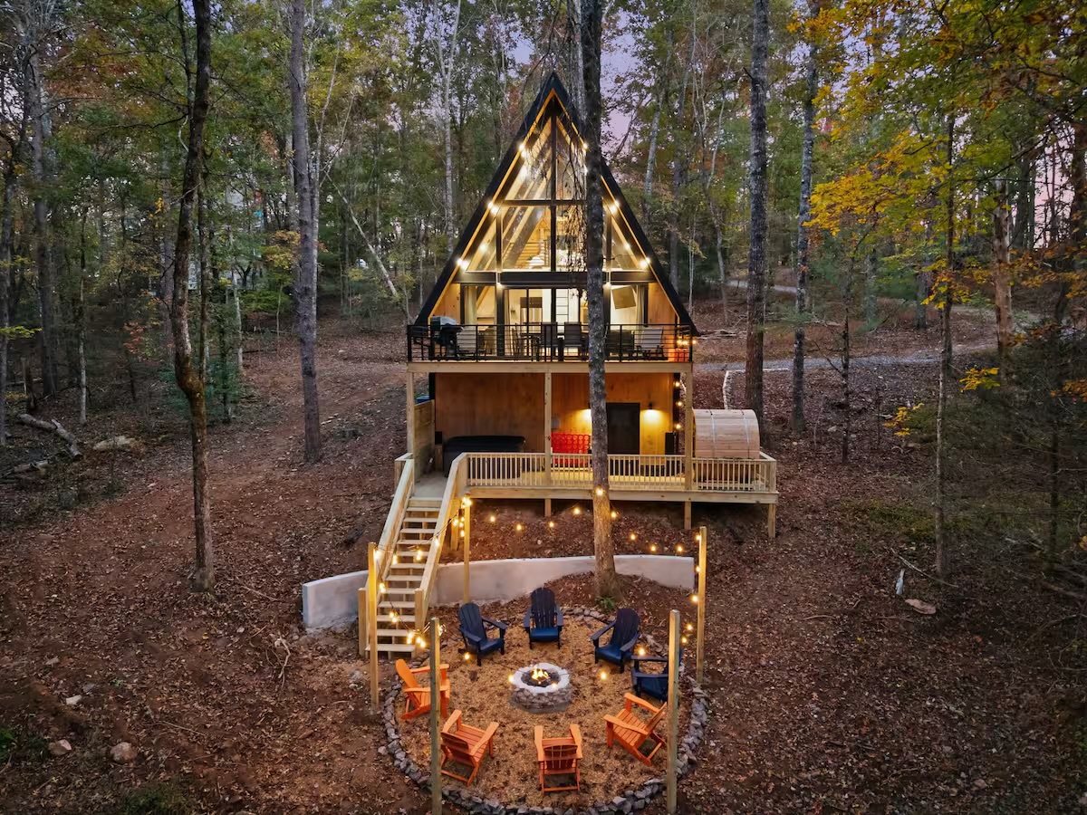 Luxury Airbnb Design: High-End Property Styling photo
