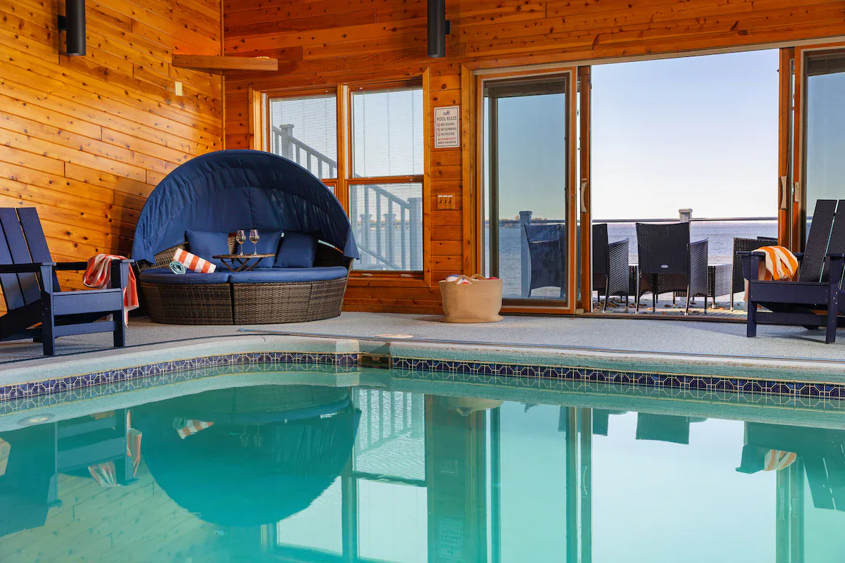 Luxury Lakefront interior and amenities, photo 6