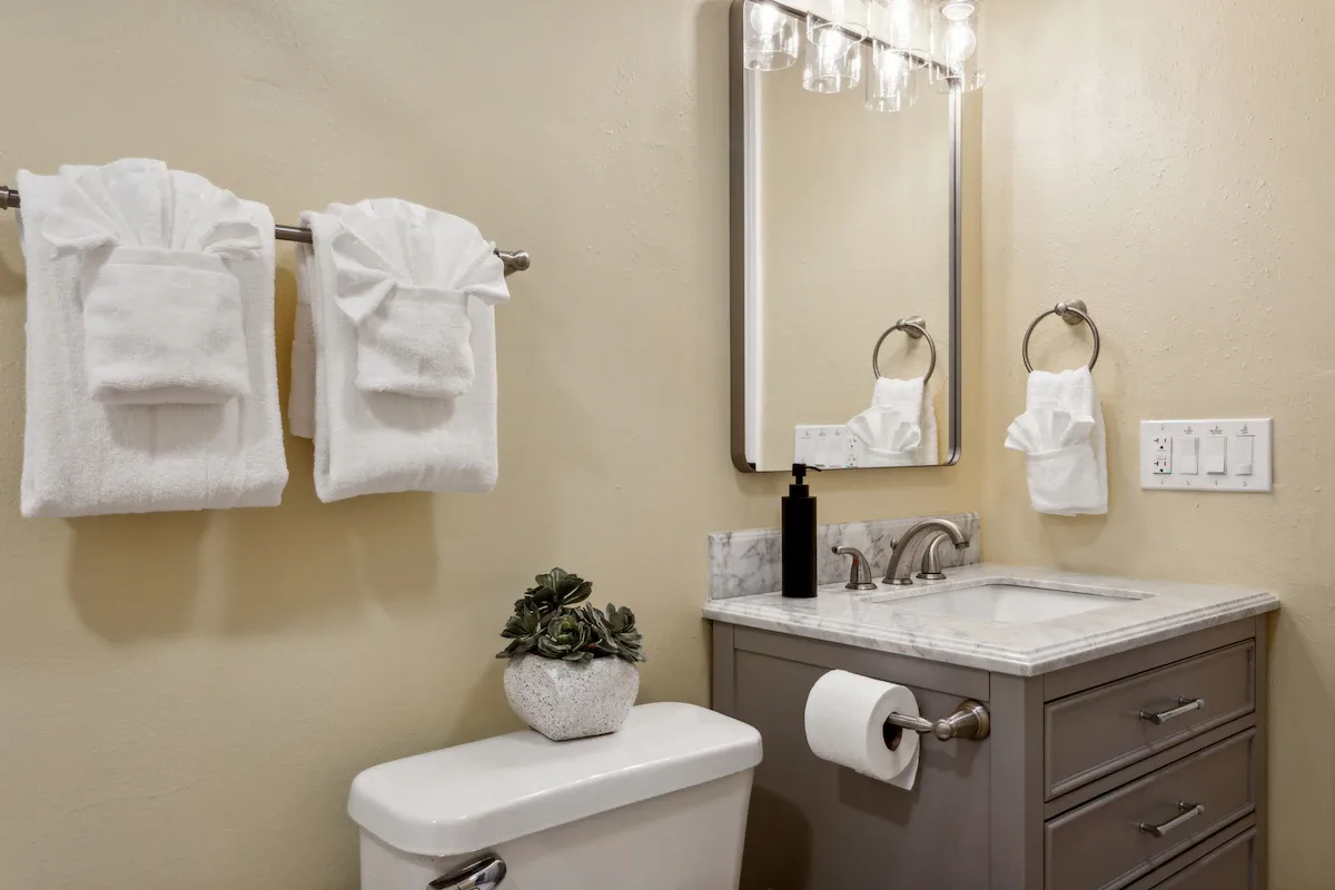 Beach Resort Home interior and amenities, photo 25