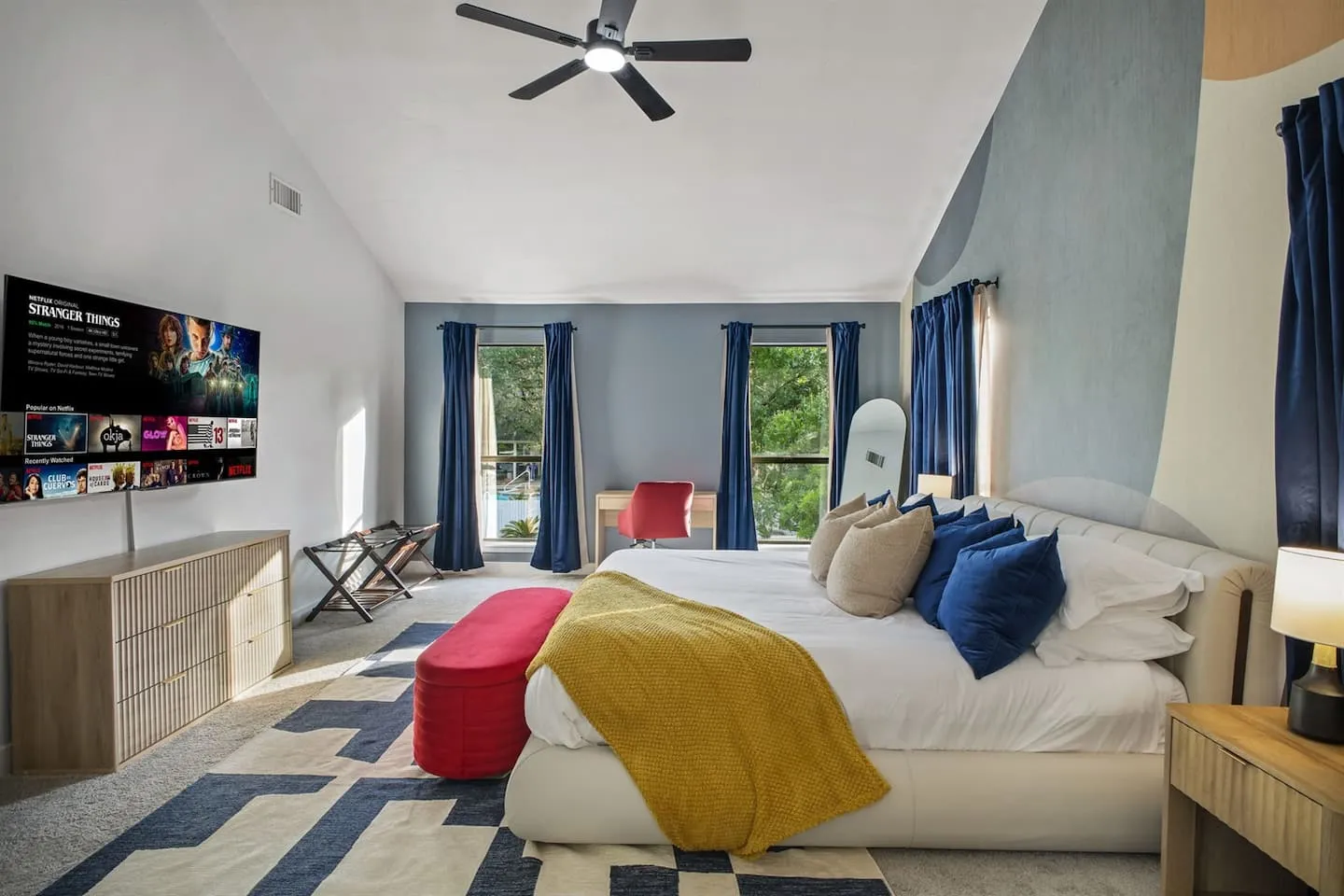 The Comfy Coyote interior and amenities, photo 13