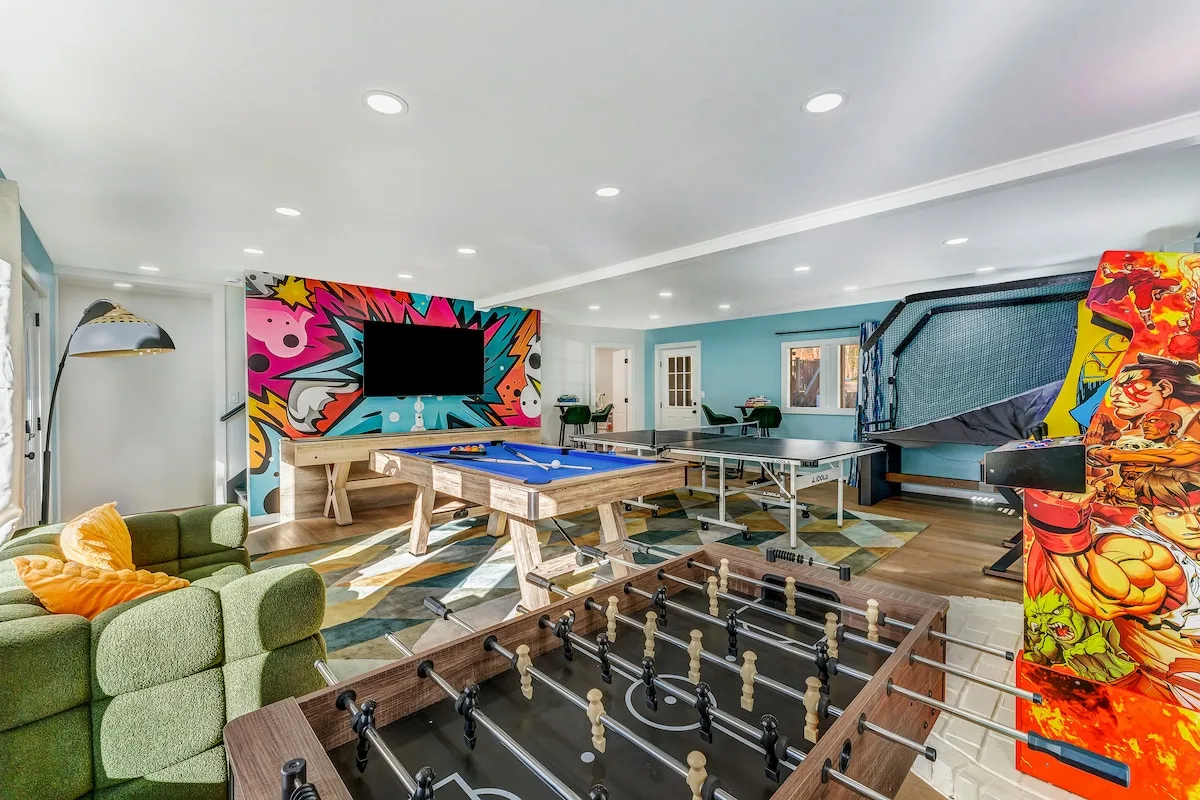 Heated Pool Estate interior and amenities, photo 2