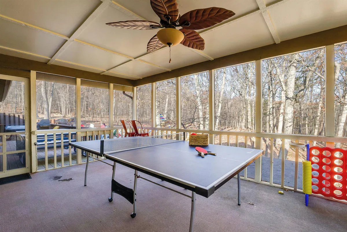 Adventure Haven interior and amenities, photo 25