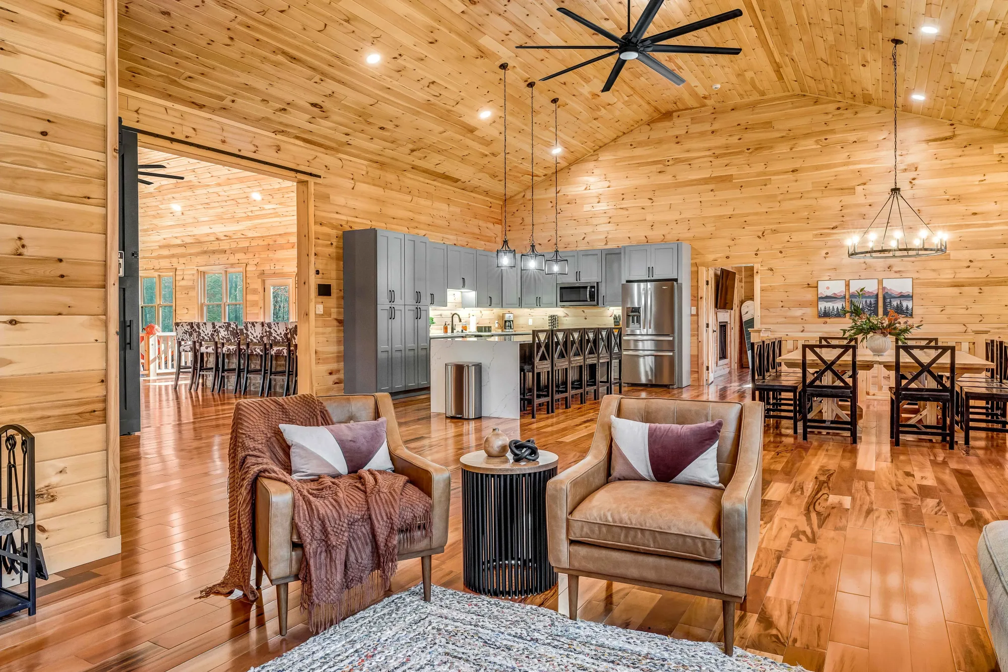 Grand Timber interior and amenities, photo 18