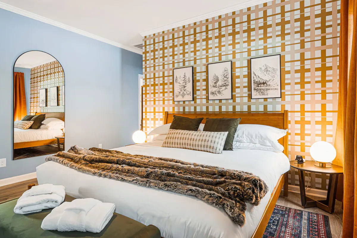 Lavish Lawson interior and amenities, photo 25