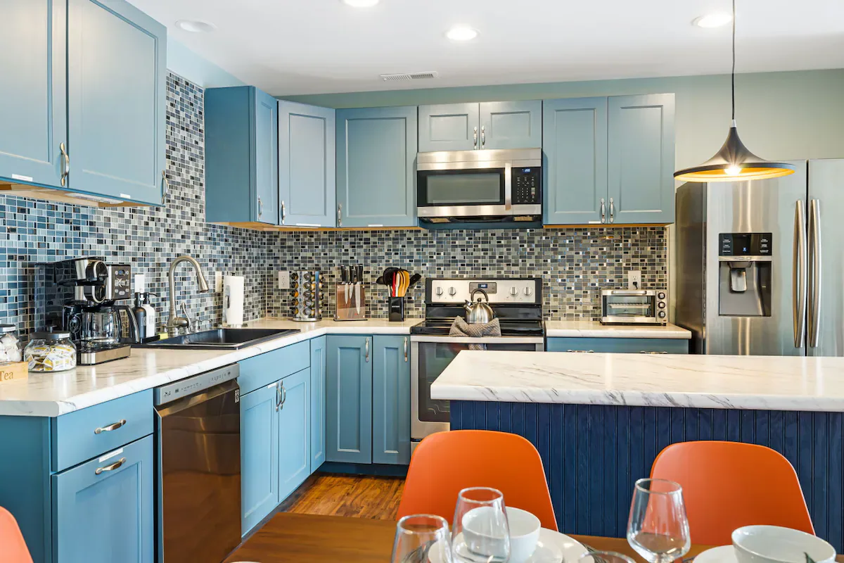 Lavish Lawson interior and amenities, photo 17