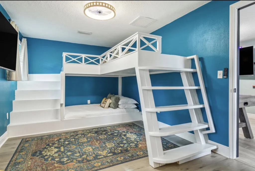 STR Cribs design and renovation team