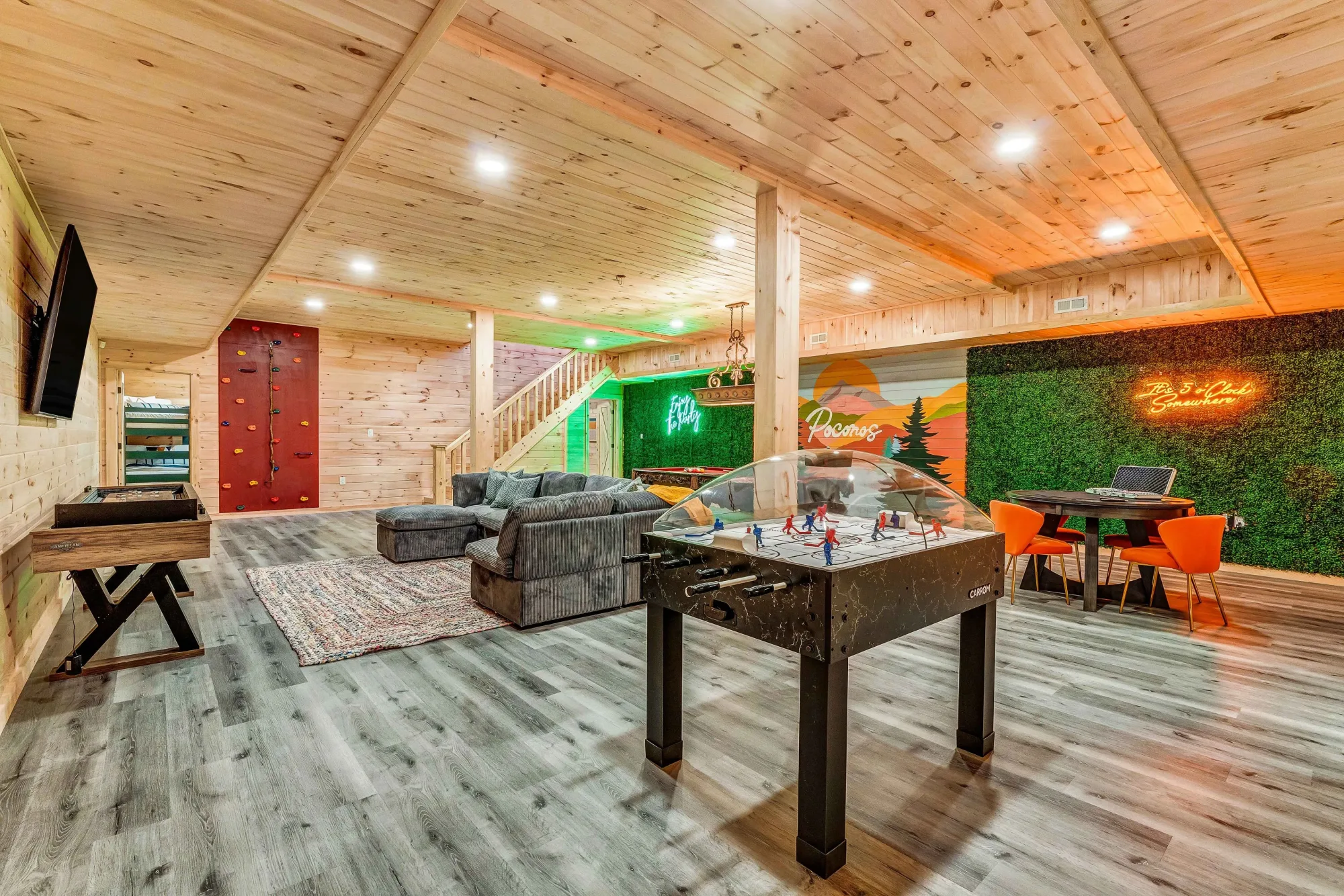 Grand Timber interior and amenities, photo 10
