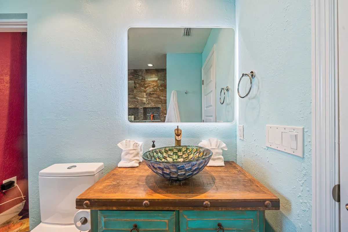 Amenity Overload interior and amenities, photo 19
