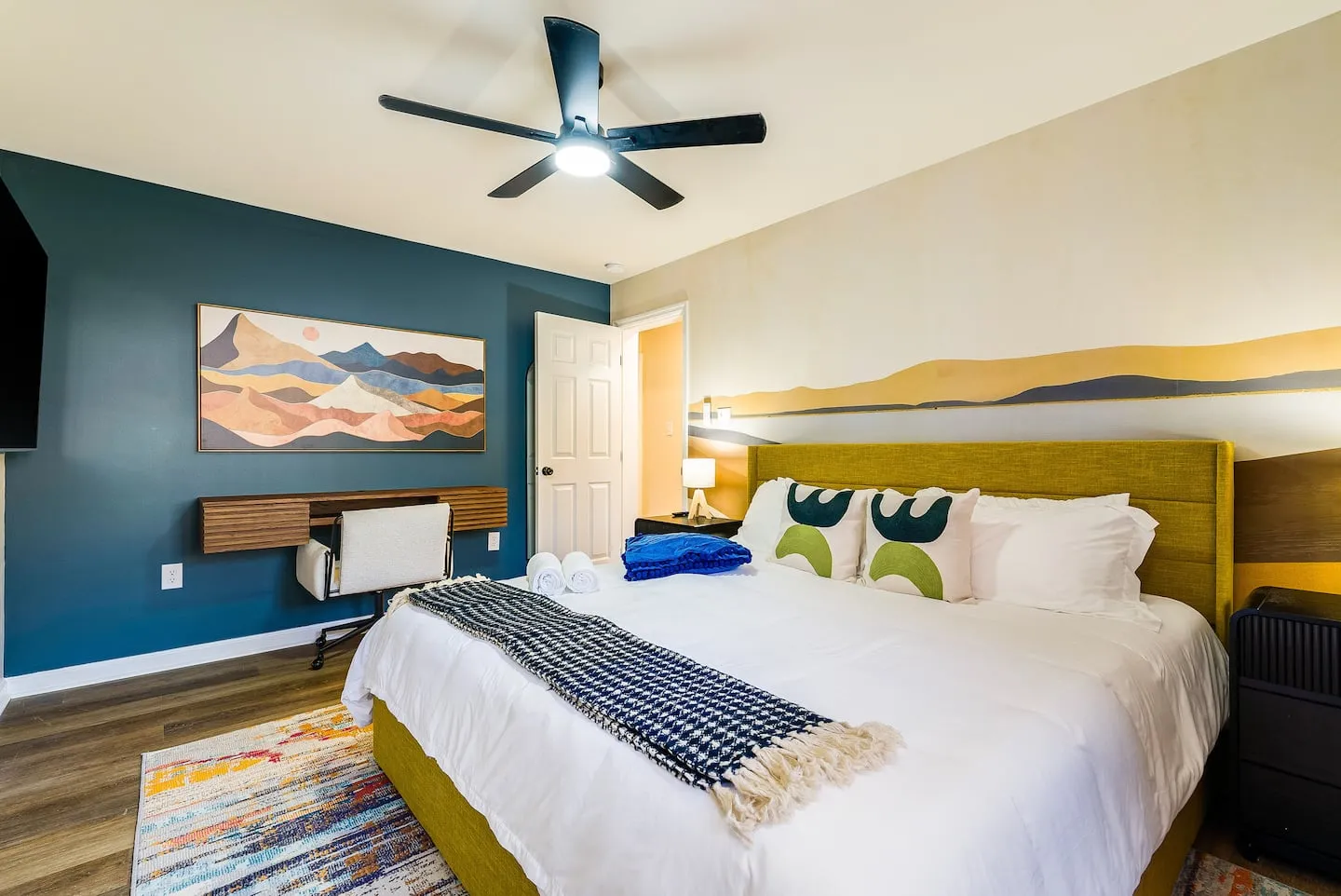Adventure Haven interior and amenities, photo 21