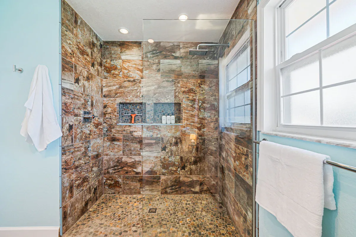 Amenity Overload interior and amenities, photo 18