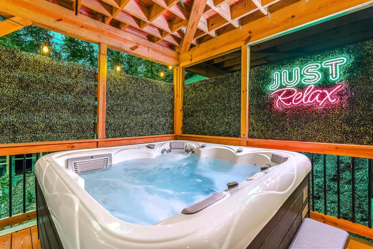 Mountain Cabin interior and amenities, photo 3
