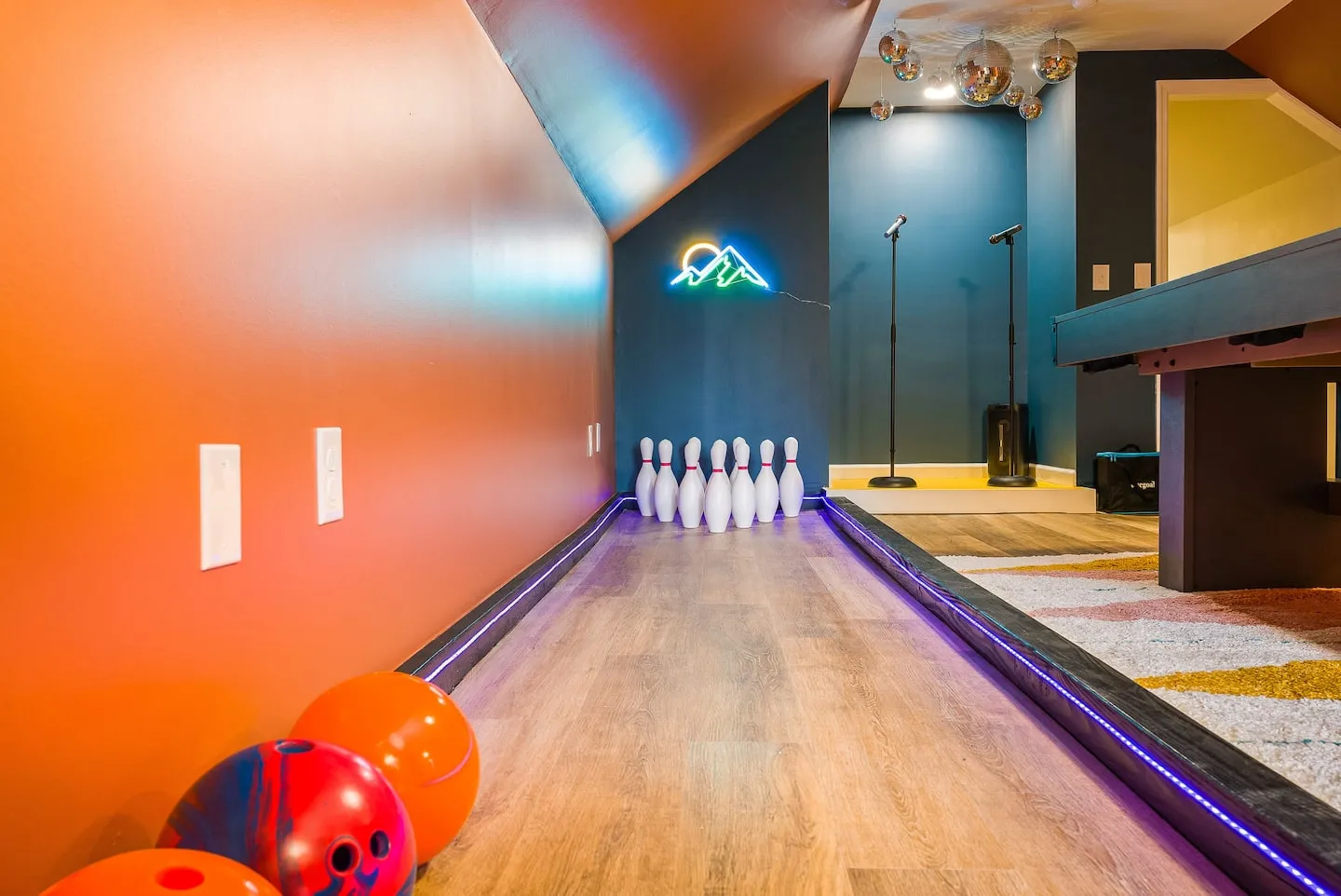 Adventure Haven interior and amenities, photo 8