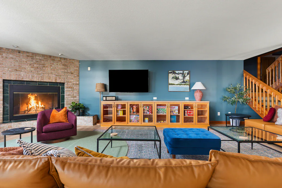 Luxury Lakefront interior and amenities, photo 23