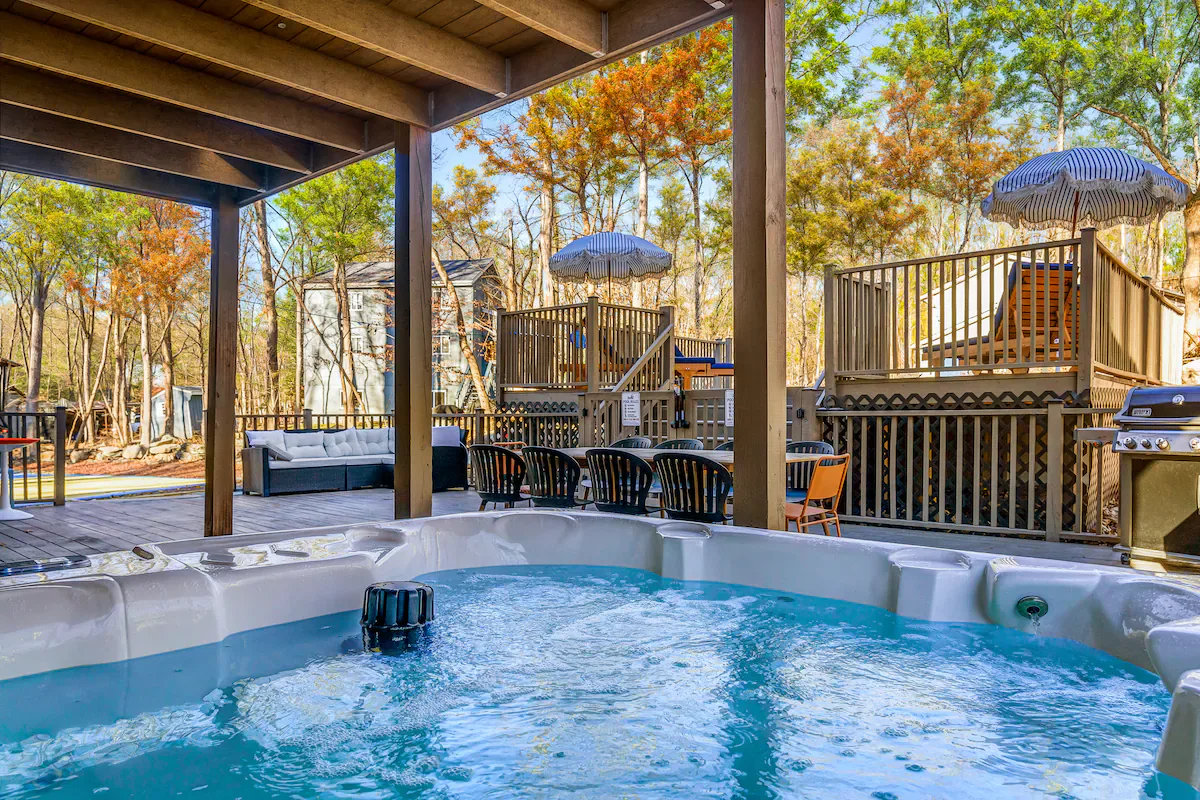 Heated Pool Estate interior and amenities, photo 16