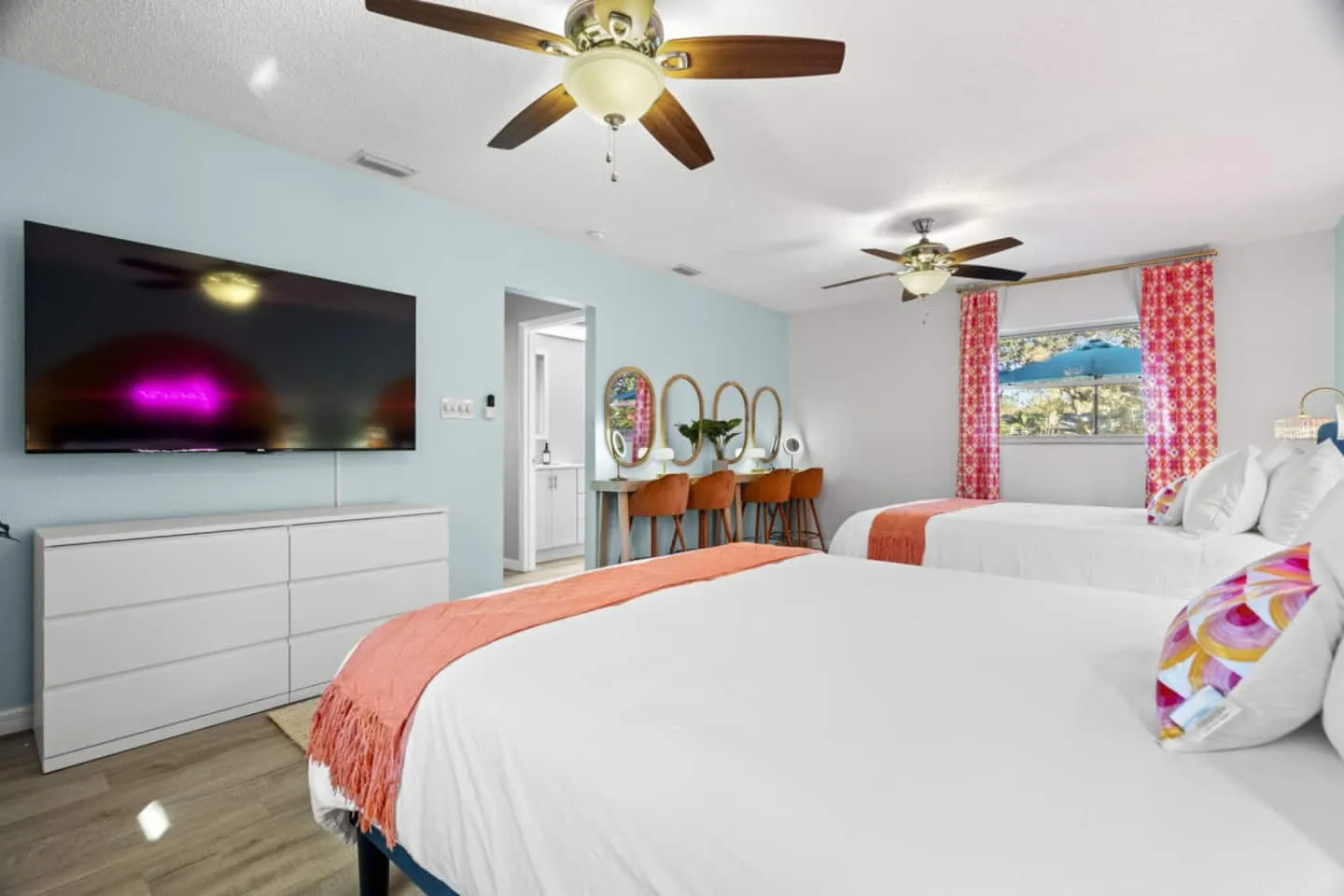 Playcation Oasis interior and amenities, photo 12