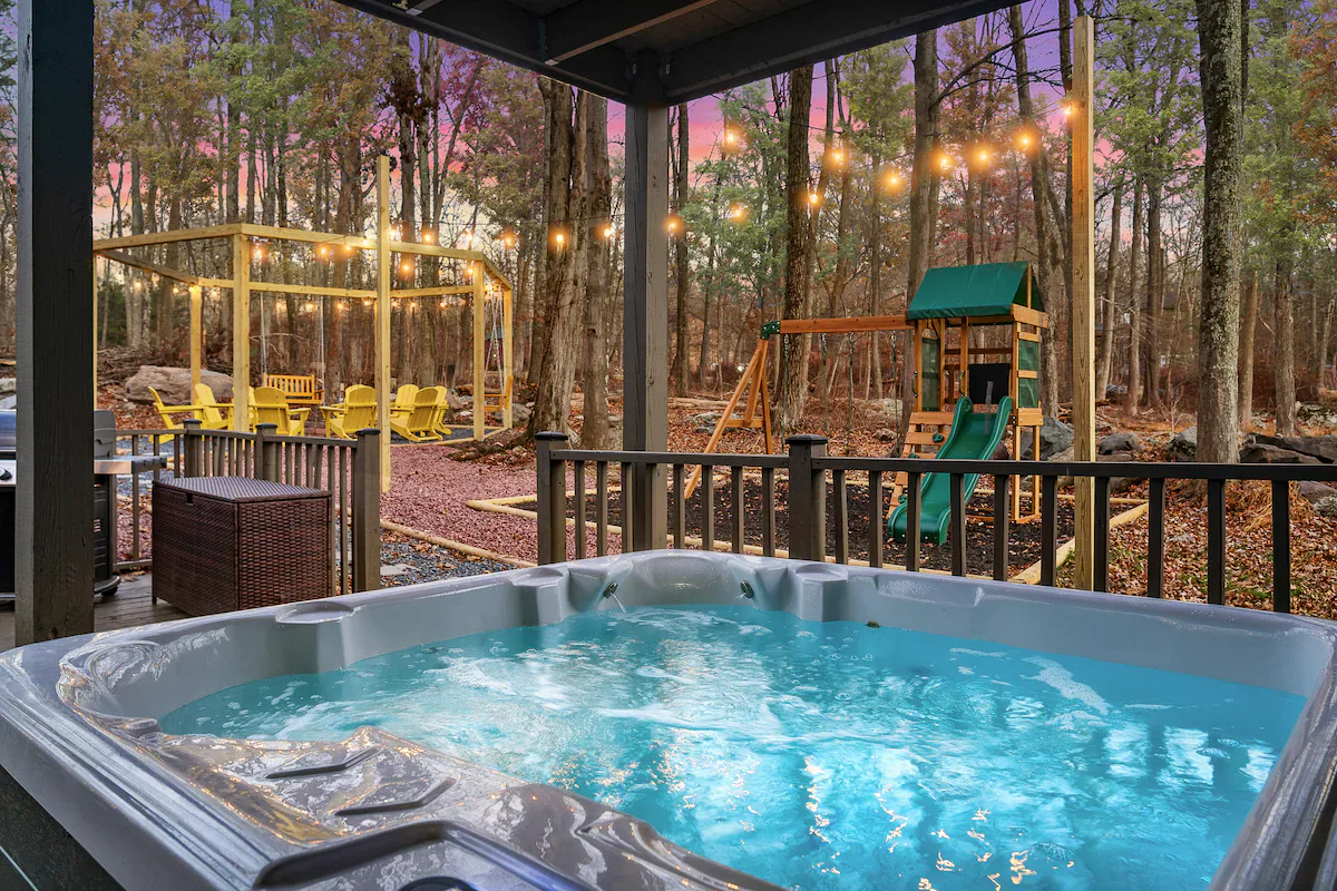 Heated Pool Estate interior and amenities, photo 15