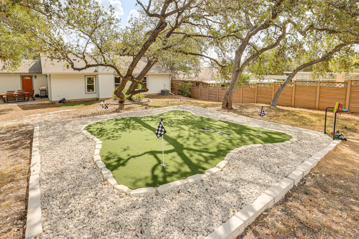 Family Retreat interior and amenities, photo 2