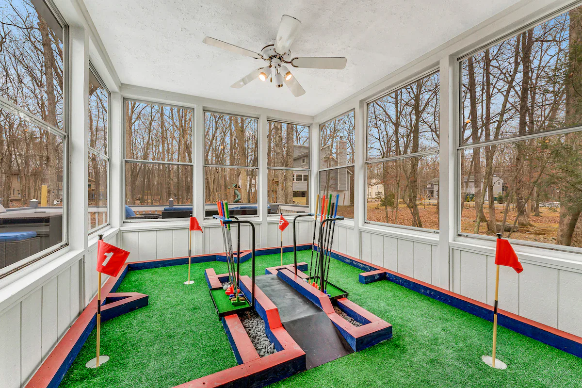 Game Heaven interior and amenities, photo 4